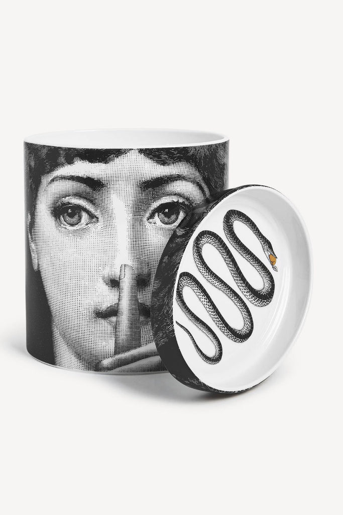 Fornasetti NEL MENTRE Large scented candle - Tema e Variazioni - Frutto proibito